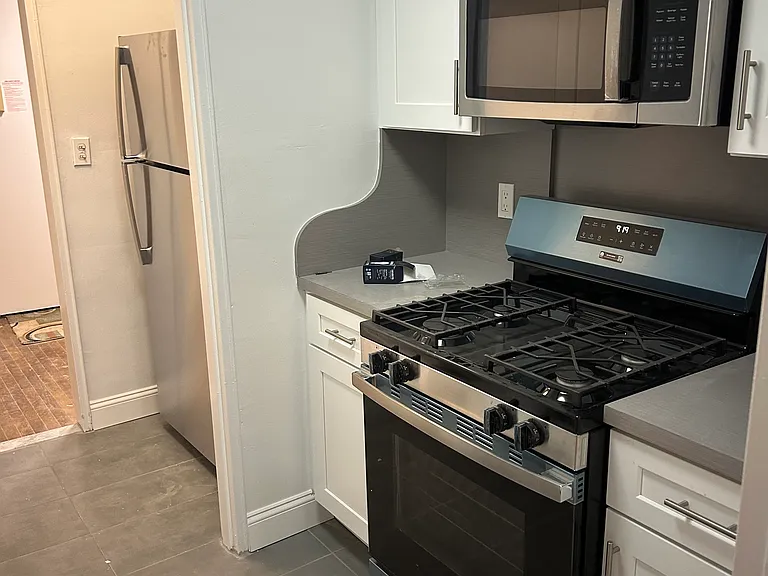 2662 W 2nd St #4B — Photo 6
