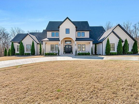 3rd image of 3814 Bridlewood Dr