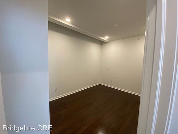 4th image of 2737 Cambridge St #B