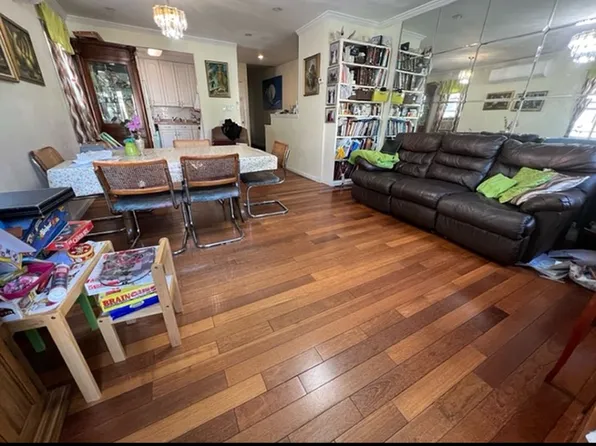 1046 East 32nd Street image 2 of 12