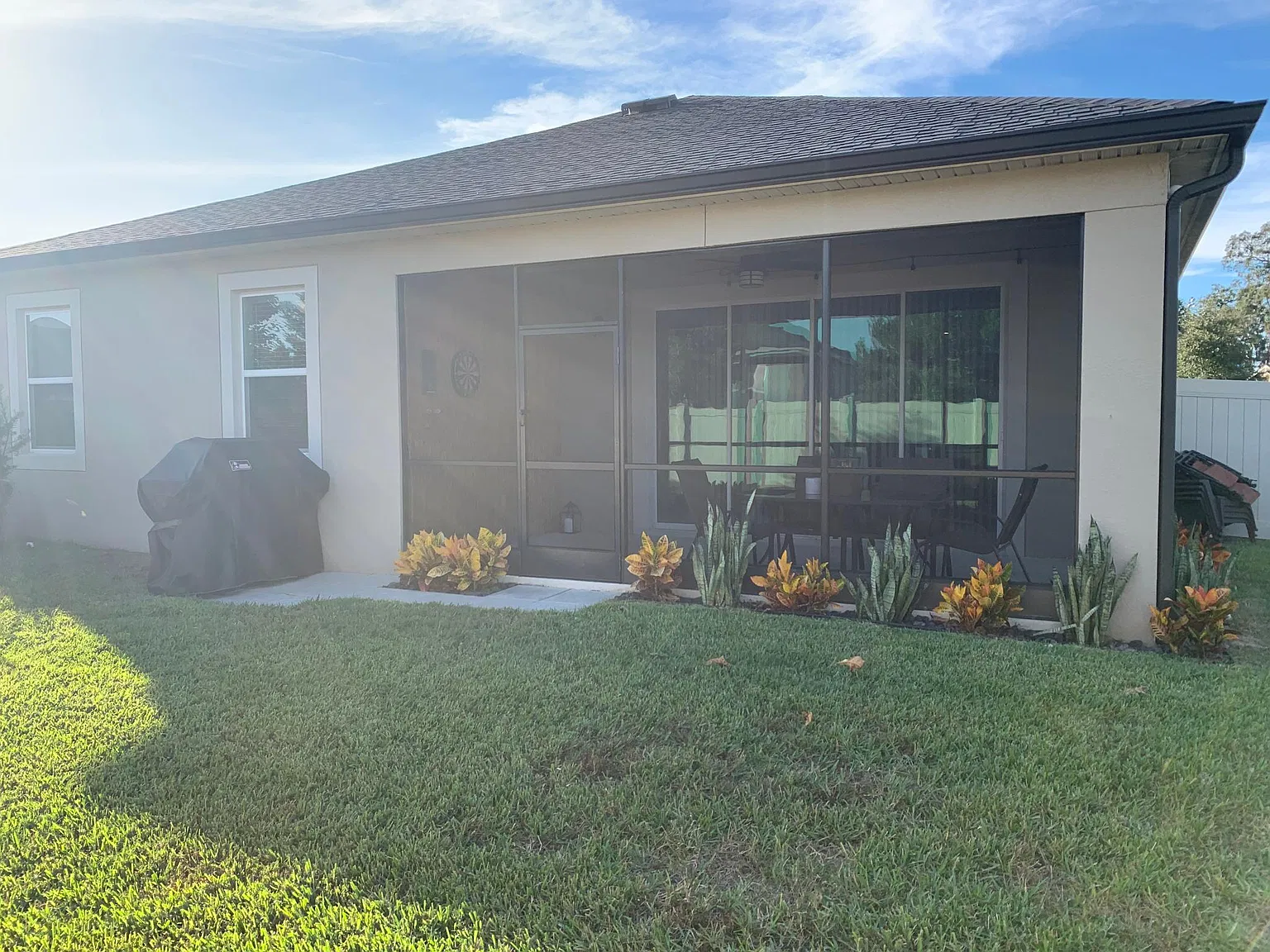 3 bed, 2016 sqft, $2,600 — Photo 3