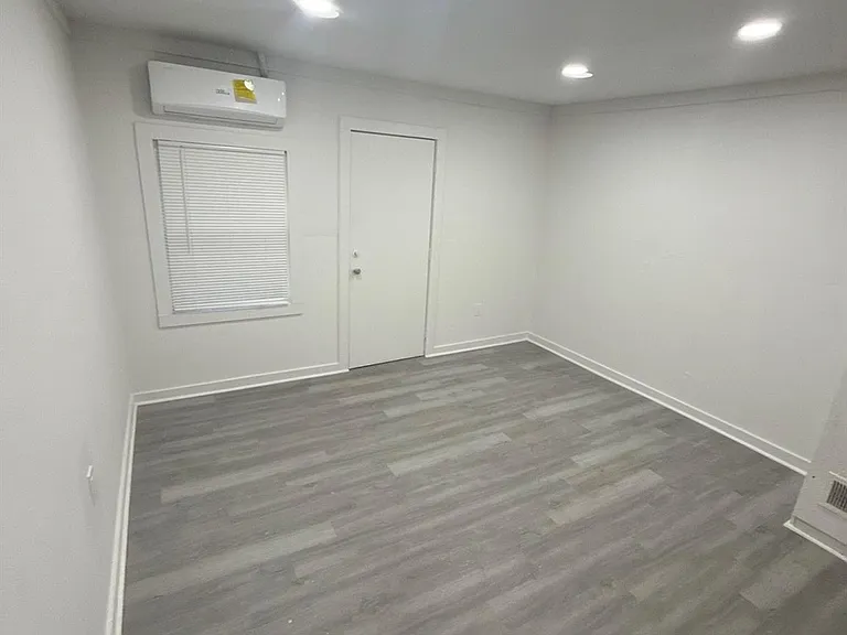 1009 Thomas Blvd — Photo 6