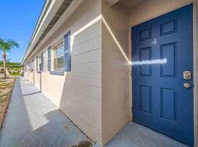 Flats Off 5th, 2 br / 1.0 ba, $0