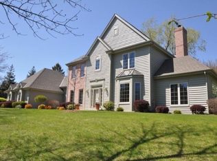 N91W5200 Alpine Dr, Cedarburg, WI 53012