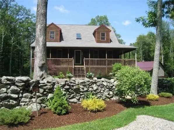 985 Glebe St, Taunton, MA 02780