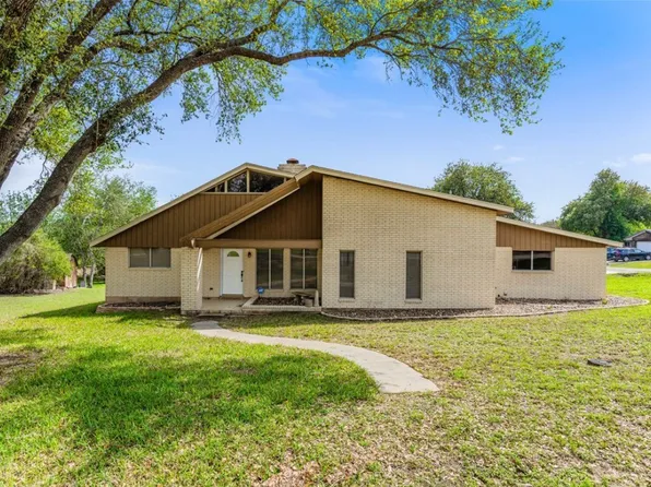 3935 Monta Dr, Robstown, TX 78380