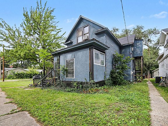 3rd image of 676 Catherine Ave