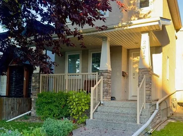 2512 W 17a St NW, Calgary, AB T2M 3S6