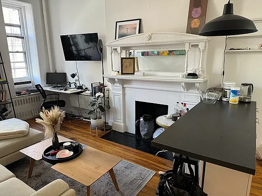 Living room, photo 2