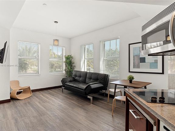 2nd image of 1060 Ocean Dr #D202