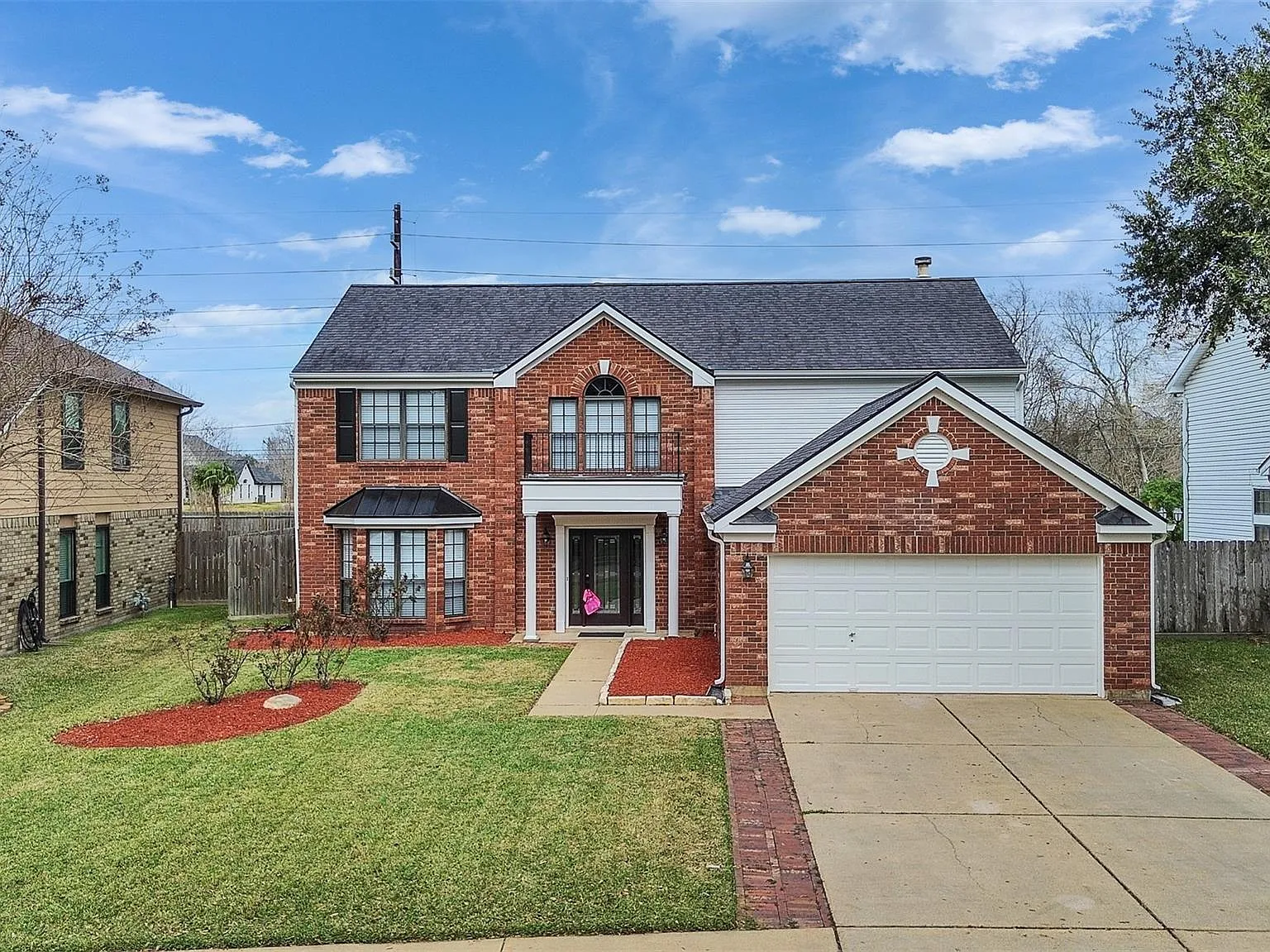 4 bed, 2.5 bath, 2506 sqft, $3,000 — Photo 2