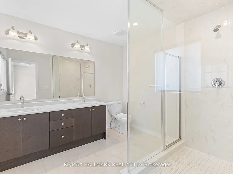 16 Crossmore Cres — Photo 15