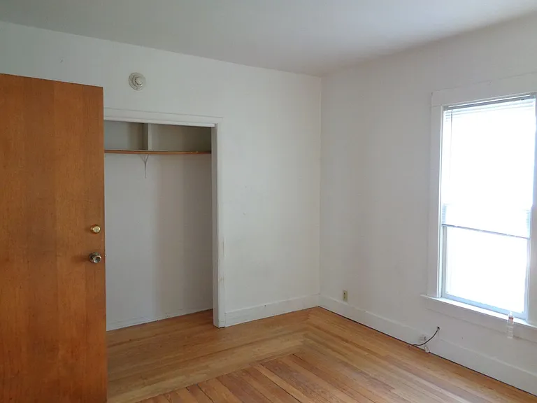 313 Augusta Ave — Photo 7