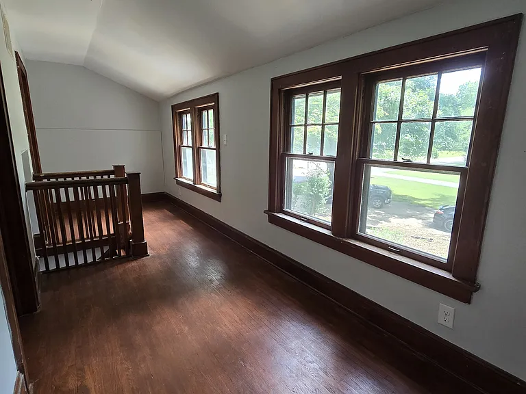 956 E Sunshine St — Photo 14