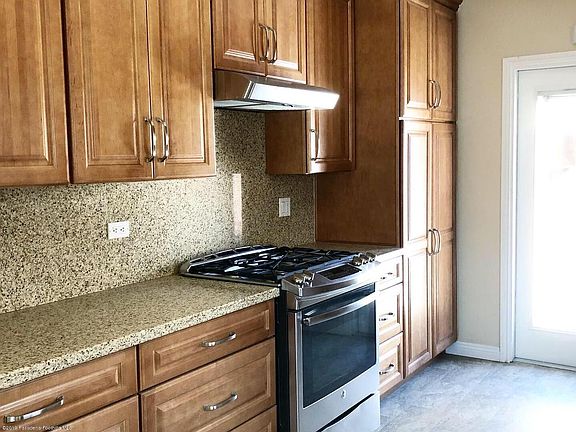 4th image of 613 E Norwood Pl