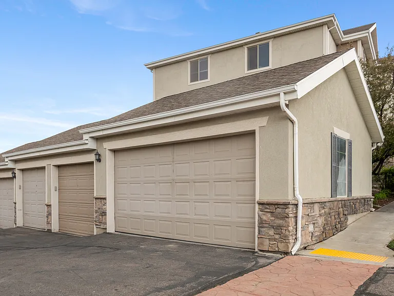 157 W Springview Dr #1 — Photo 5