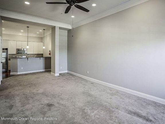 4th image of 622 Trenton Ave Unit 308