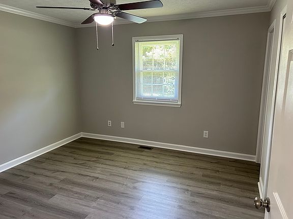 3rd image of 206 Bell Creek Dr