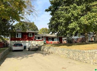 15 Vista Dr, Storm Lake, IA 50588