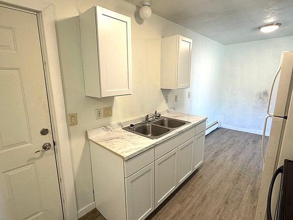 2nd image of 9 8th Ave NW #7