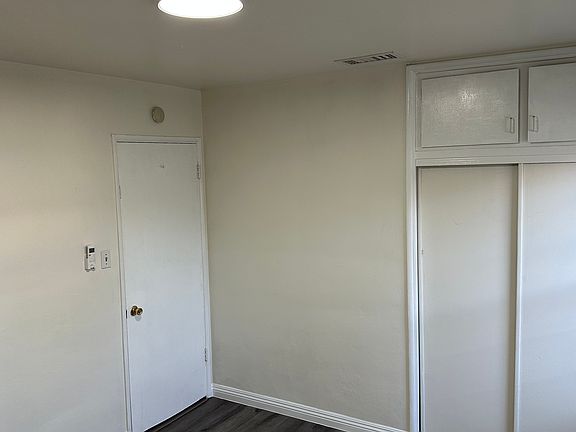 4th image of 17082 Kingsbury St
