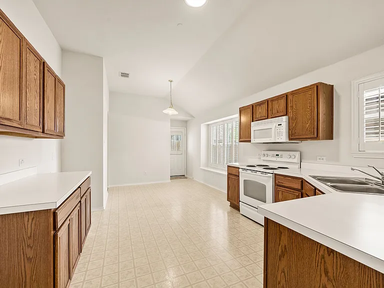 12113 Thicket Bend Dr — Photo 7