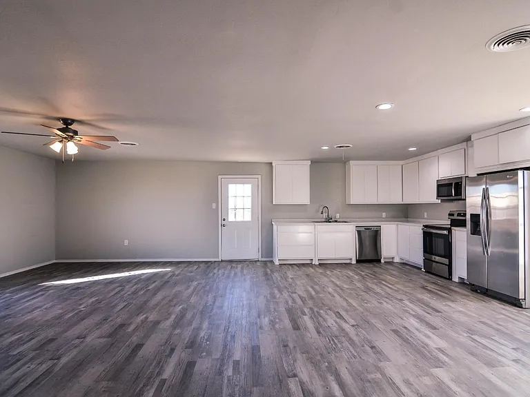 327 Hiracheta Dr — Photo 7