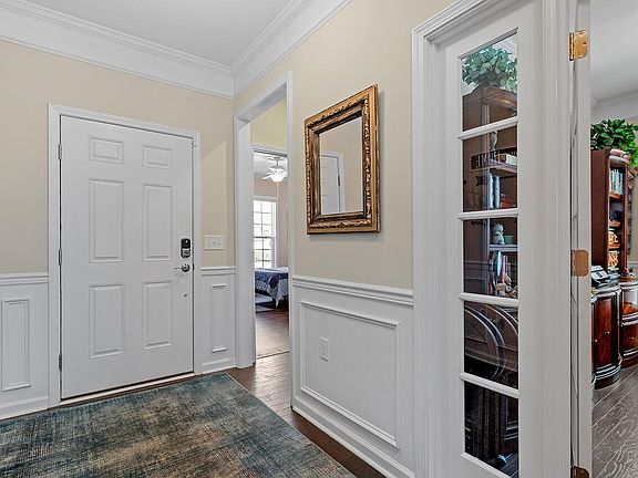 5th image of 228 Kalmia Dr