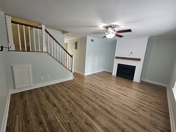 4th image of 634 Cobblestone Dr