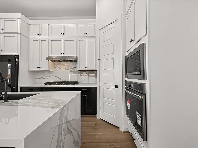 29746 Bur Creek Ln — Photo 16