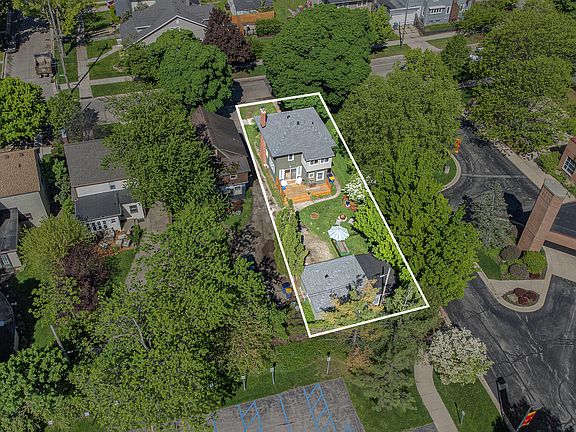 3rd image of 716 Ethel Ave SE