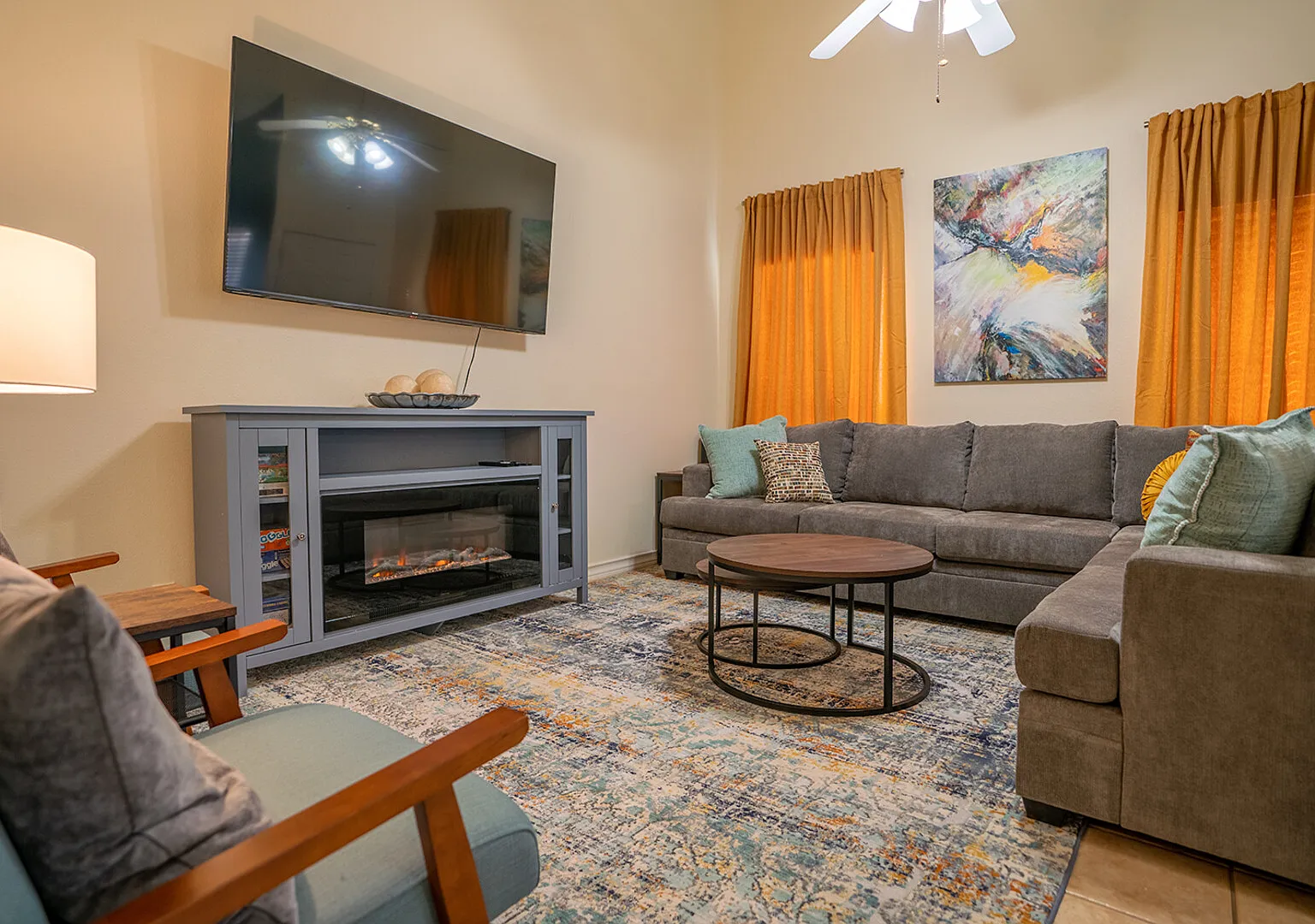 Cozy 3 bedroom condo near med center — Photo 1