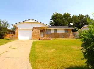 715 SW Ranch Oak Blvd, Lawton, OK 73501