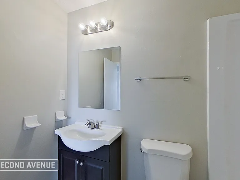1739 Huntington Dr — Photo 12