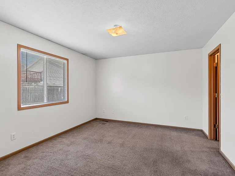 7223-7229 Silverthorn Dr — Photo 7