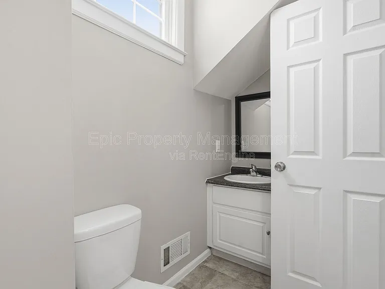 3117 Coucy Ave — Photo 6