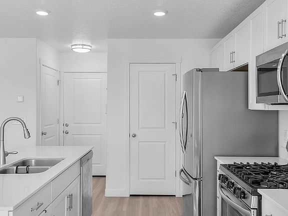 3rd image of 3581 W Grassland Dr