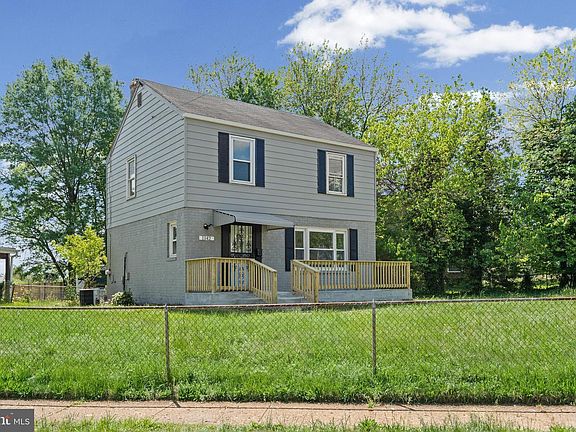 2nd image of 1142 Linden Ave
