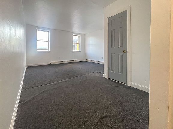4th image of 2221-23 W Cambria St Floor 2