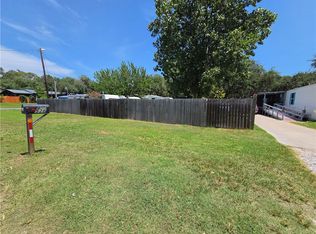 532 N Kossuth St, Rockport, TX 78382