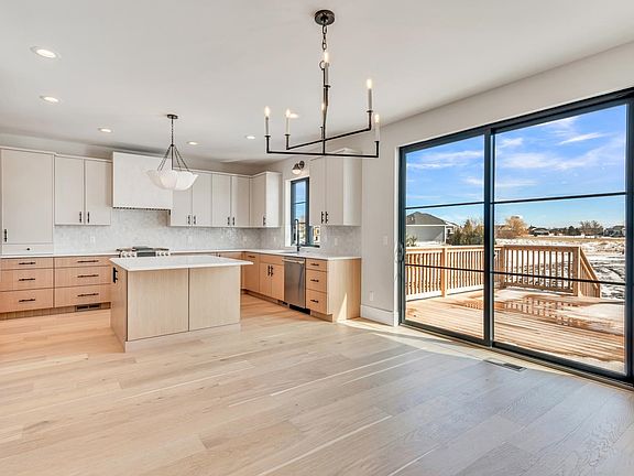 5th image of 3805 Sunner Ave