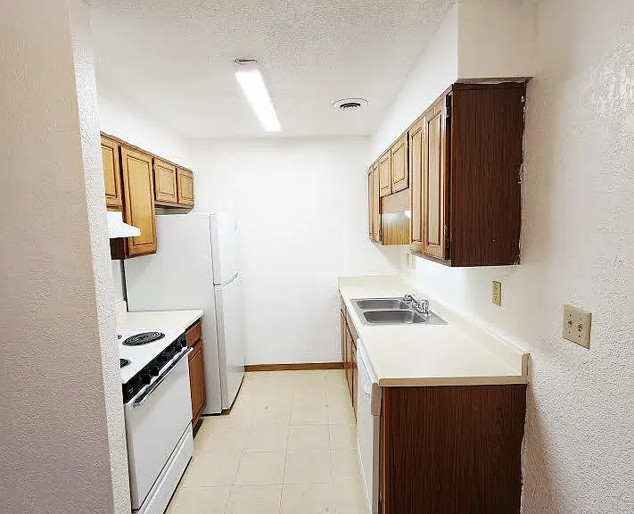 236 Ashwood Dr #C — Photo 12