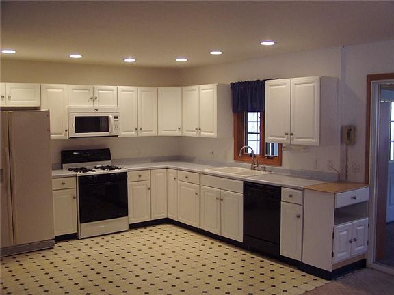 2nd image of 4 Stewart Ave