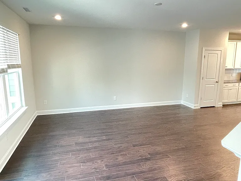 2829 Dallas Valley Ln — Photo 4