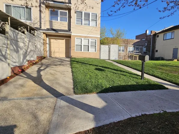 1060 Olympia Blvd, Staten Island, NY 10306