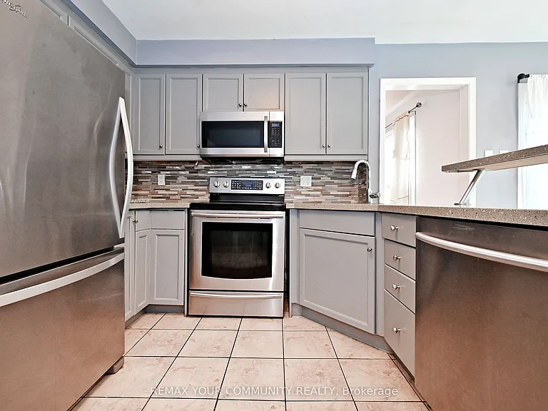 35 Dakin Dr — Photo 14