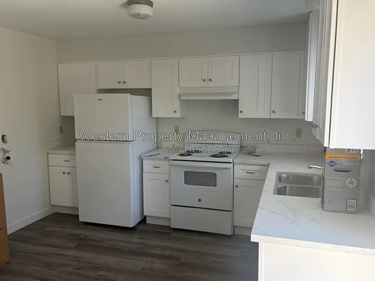 2870 Park Ave #C — Photo 1