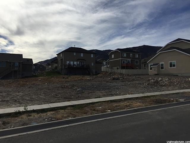 1st image of 353 W Birch Dr