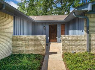1004 Akin Dr, Longview, TX 75605