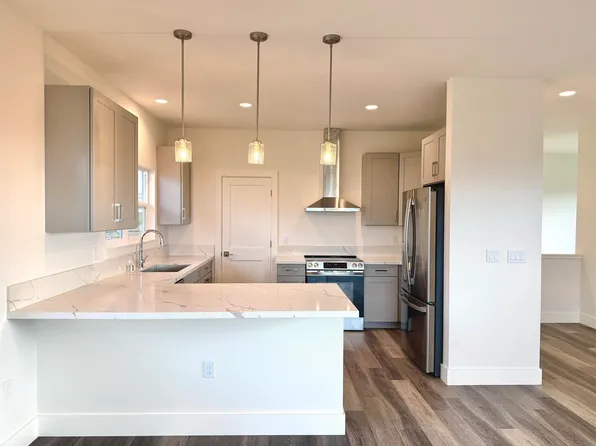22 Maiaku St #145, Makawao, HI 96768